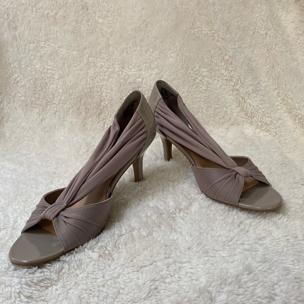 Shoes - Picture 2 of 3